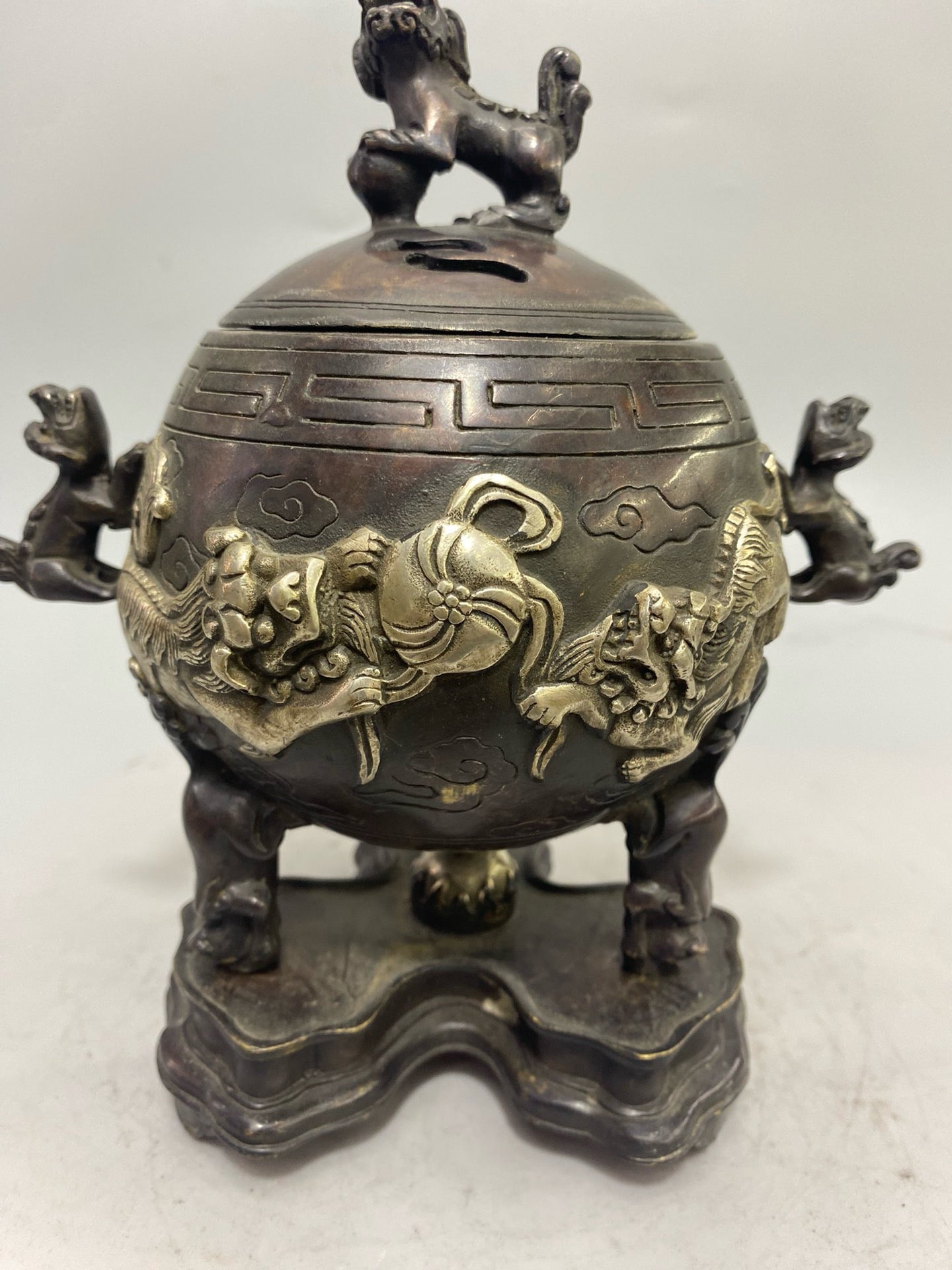 Chinese Antique Pure Copper Gilded Silver Lion Rolling Embroidery Ball Aromatherapy Stove