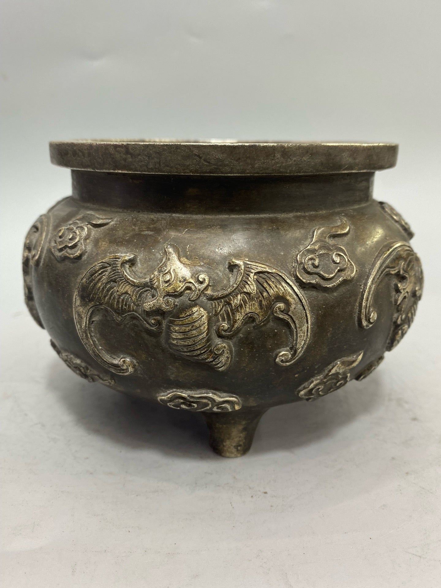 Chinese antique pure copper gilded silver auspicious cloud longevity furnace