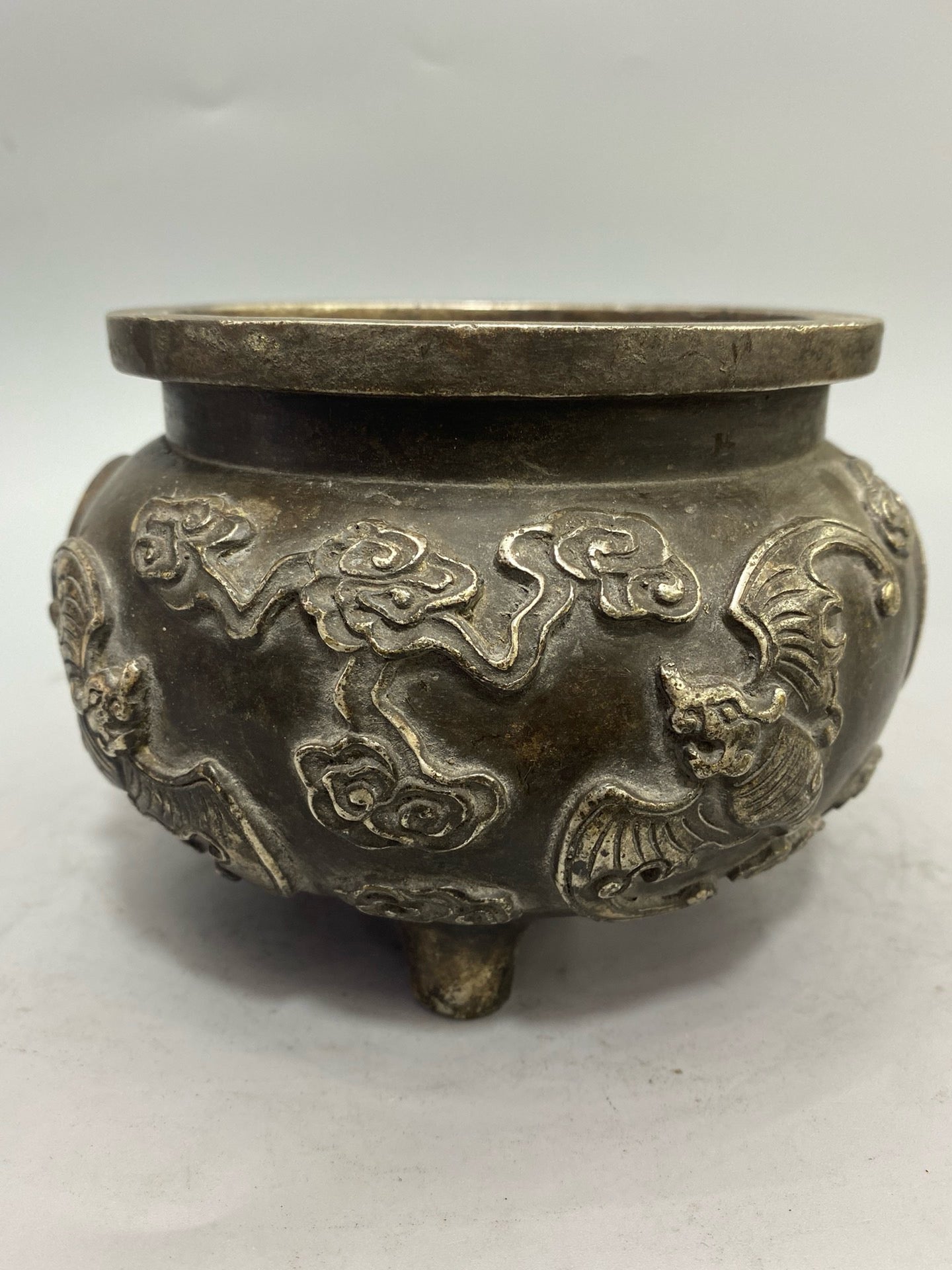 Chinese antique pure copper gilded silver auspicious cloud longevity furnace
