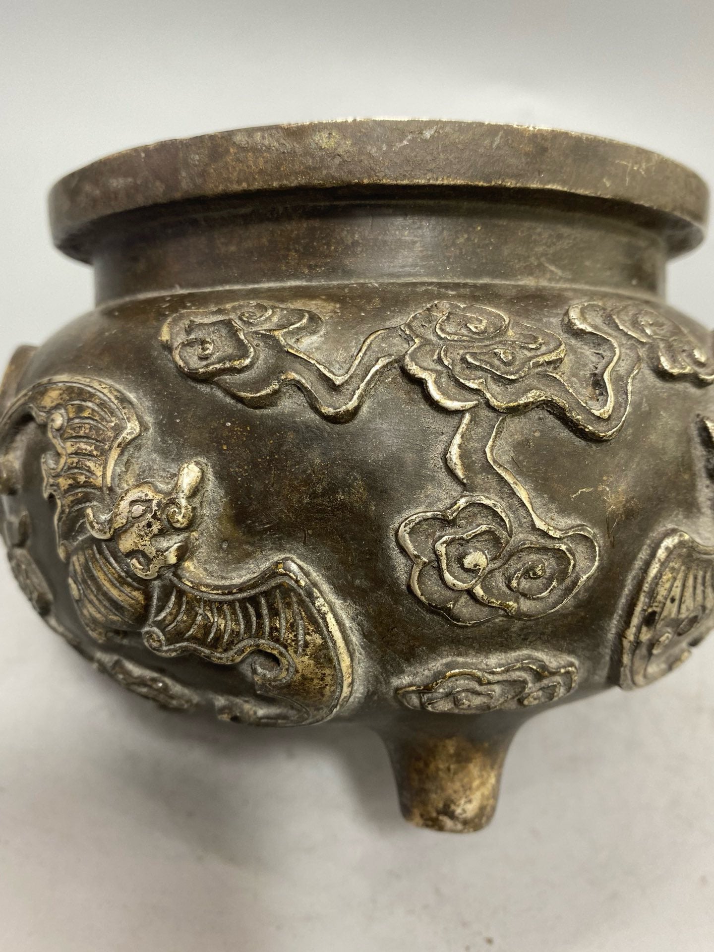 Chinese antique pure copper gilded silver auspicious cloud longevity furnace