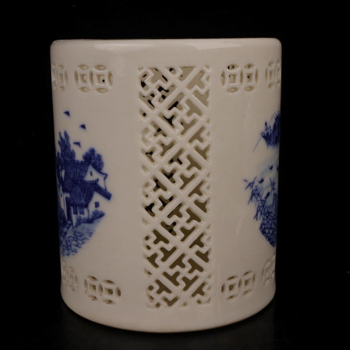 Blue and white Jiangnan water town pattern hollow pen holder