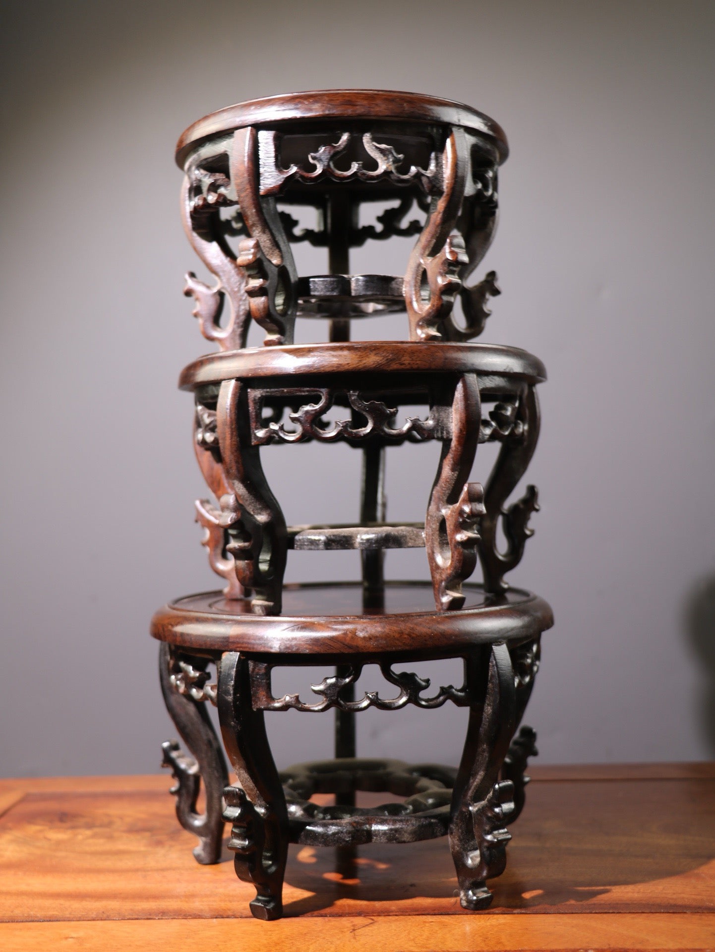 Chinese antique rosewood bent leg base ornament