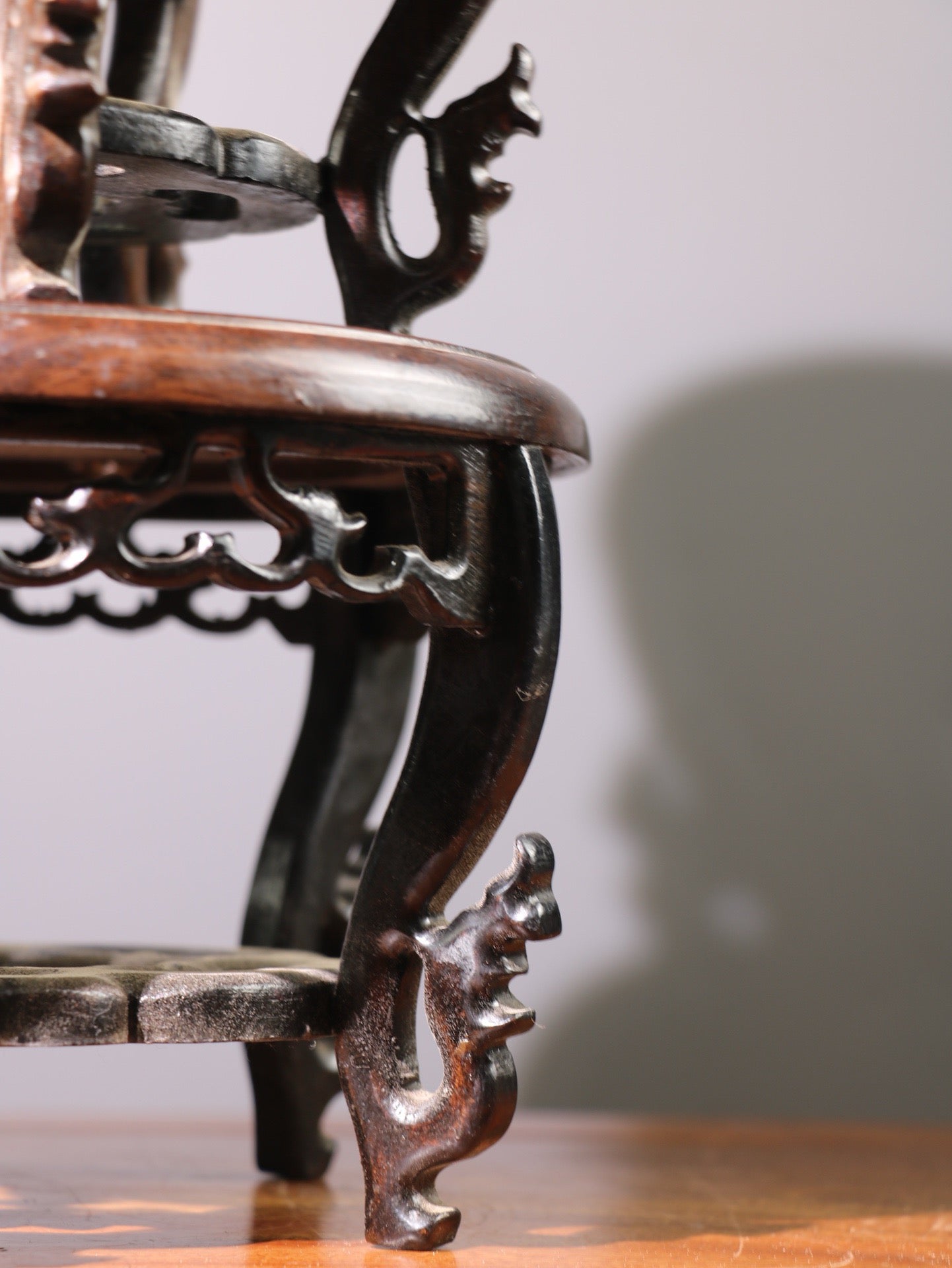 Chinese antique rosewood bent leg base ornament