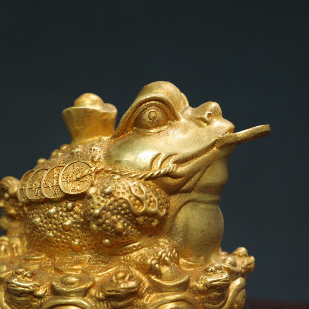 Chinese antique golden toad ornaments