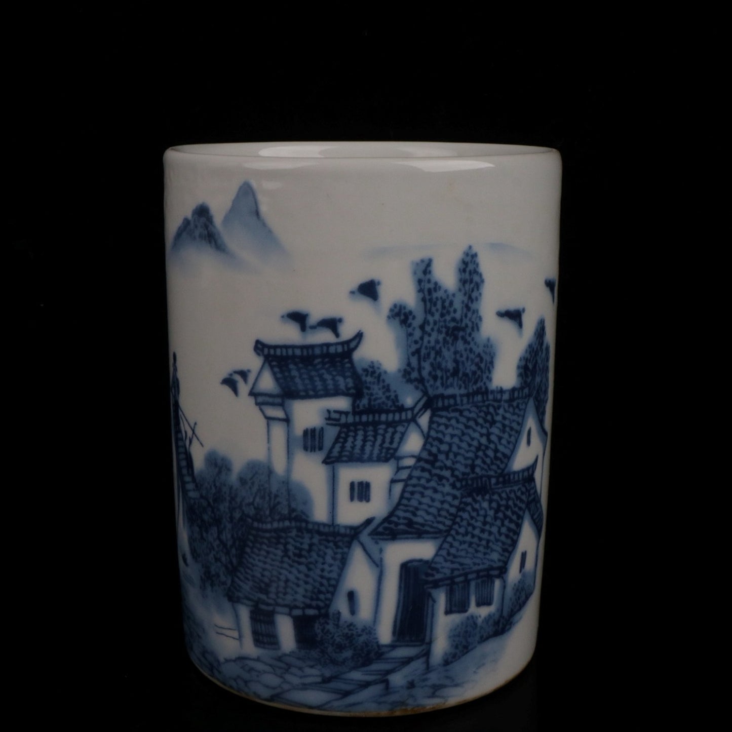Blue and white Jiangnan water town pattern pen holder
