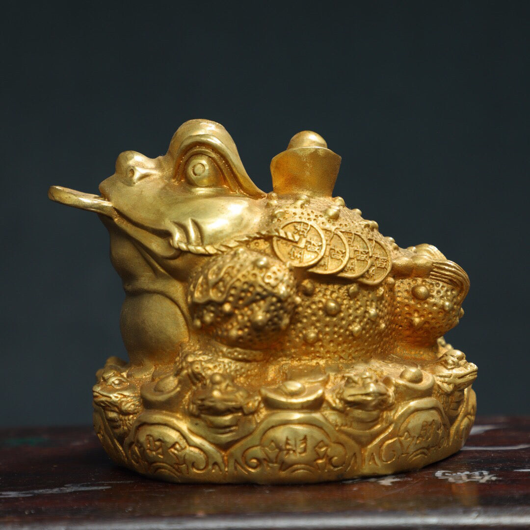 Chinese antique golden toad ornaments