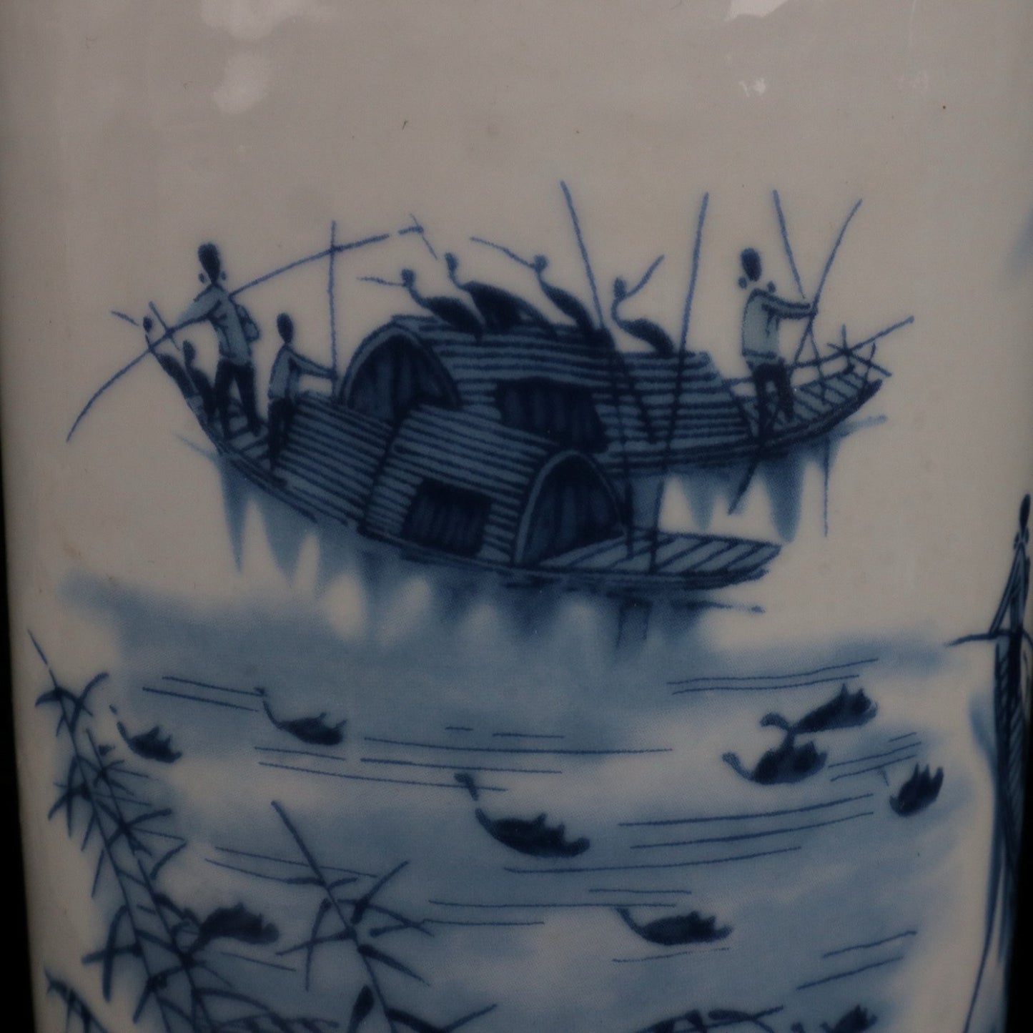 Blue and white Jiangnan water town pattern pen holder