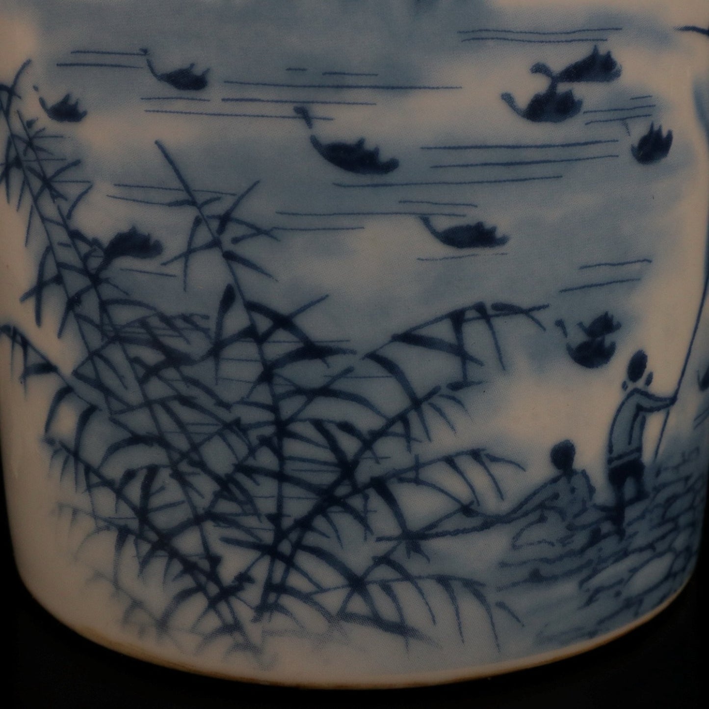 Blue and white Jiangnan water town pattern pen holder