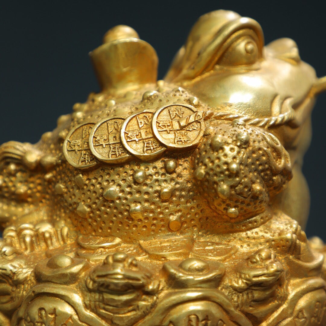Chinese antique golden toad ornaments