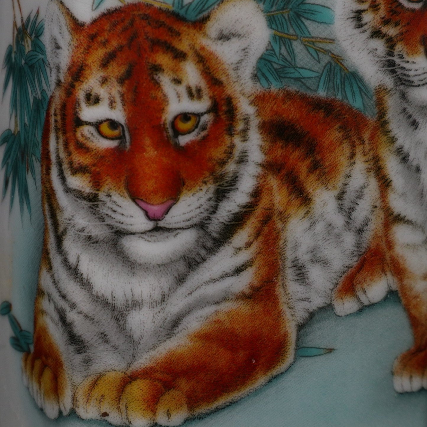 Pink Double Tiger Offering Auspicious Pattern Square Pen Holder