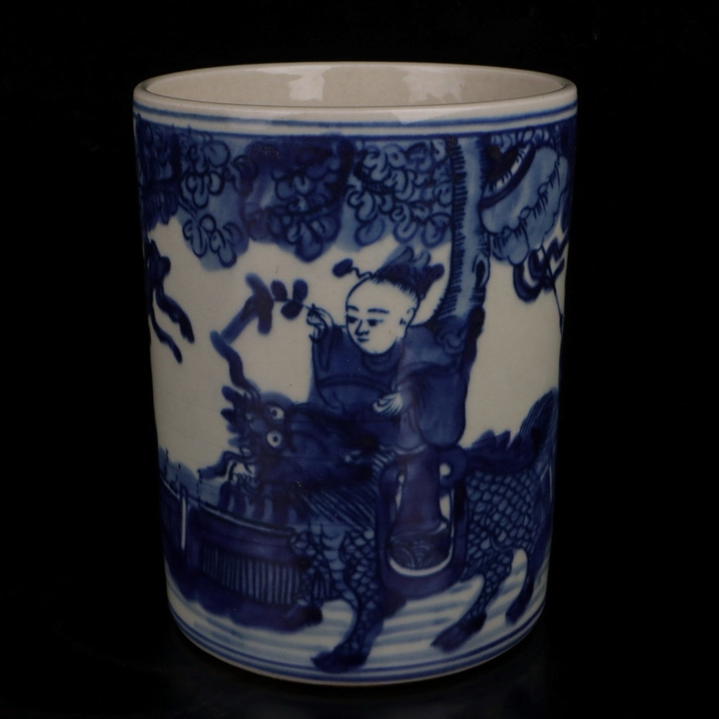 Blue and white Kirin gift pattern pen holder