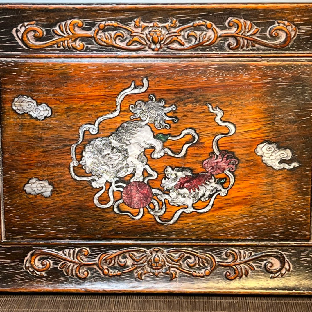 Chinese antique blood sandalwood inlaid with seashell carved tea plate ornaments