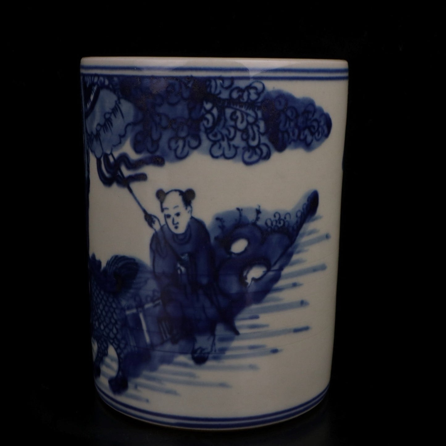 Blue and white Kirin gift pattern pen holder