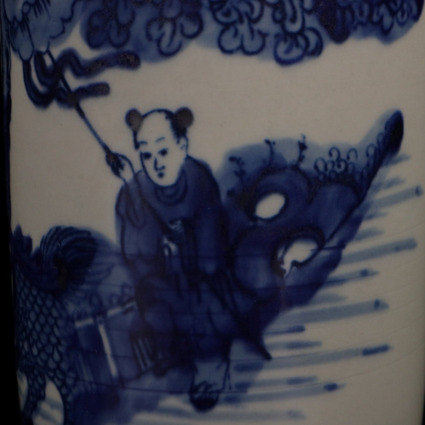 Blue and white Kirin gift pattern pen holder