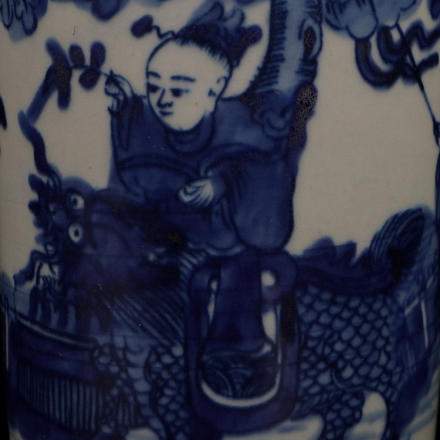 Blue and white Kirin gift pattern pen holder