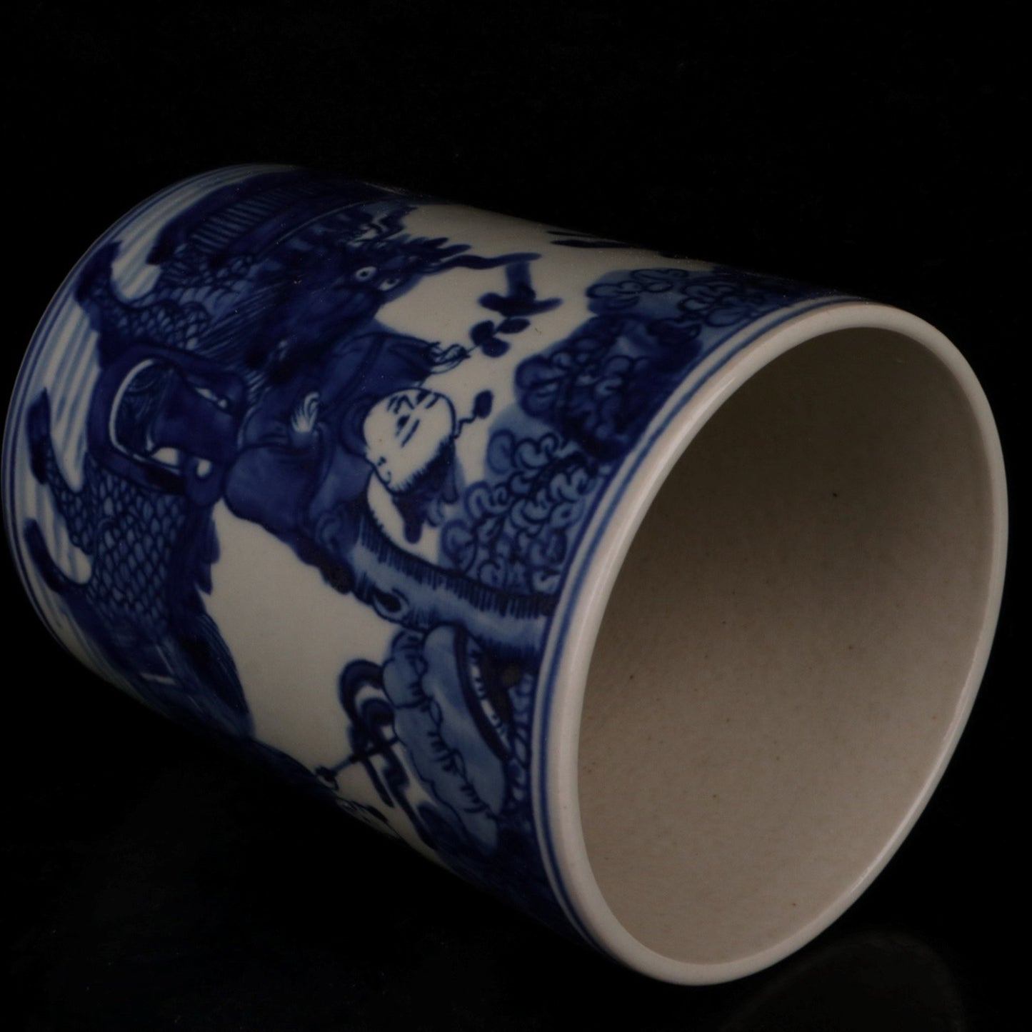 Blue and white Kirin gift pattern pen holder