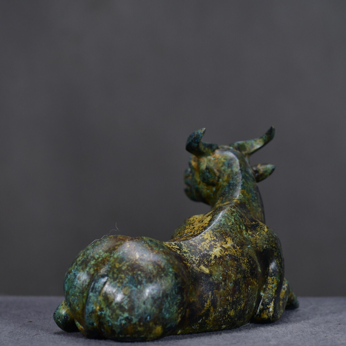 Chinese antique bronze ox statue