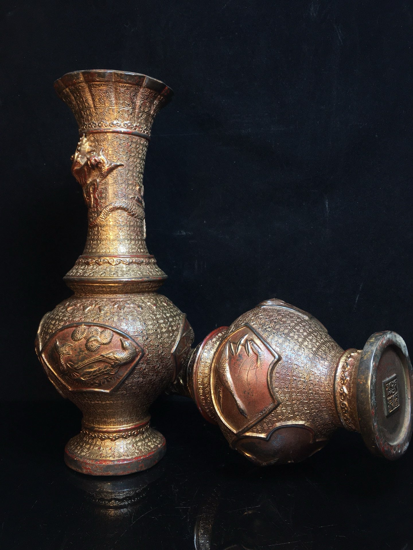 Chinese antique pure copper dragon vase