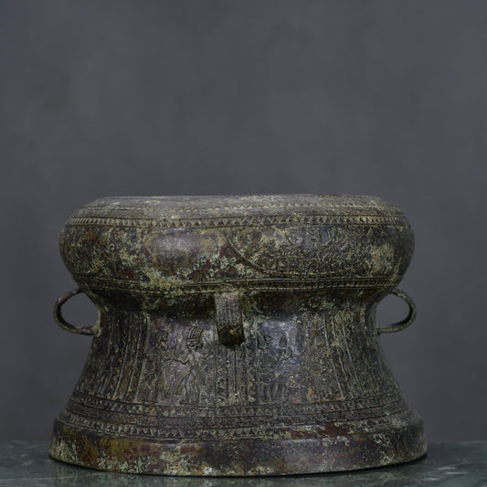 Chinese antique bronze hunting pattern drum