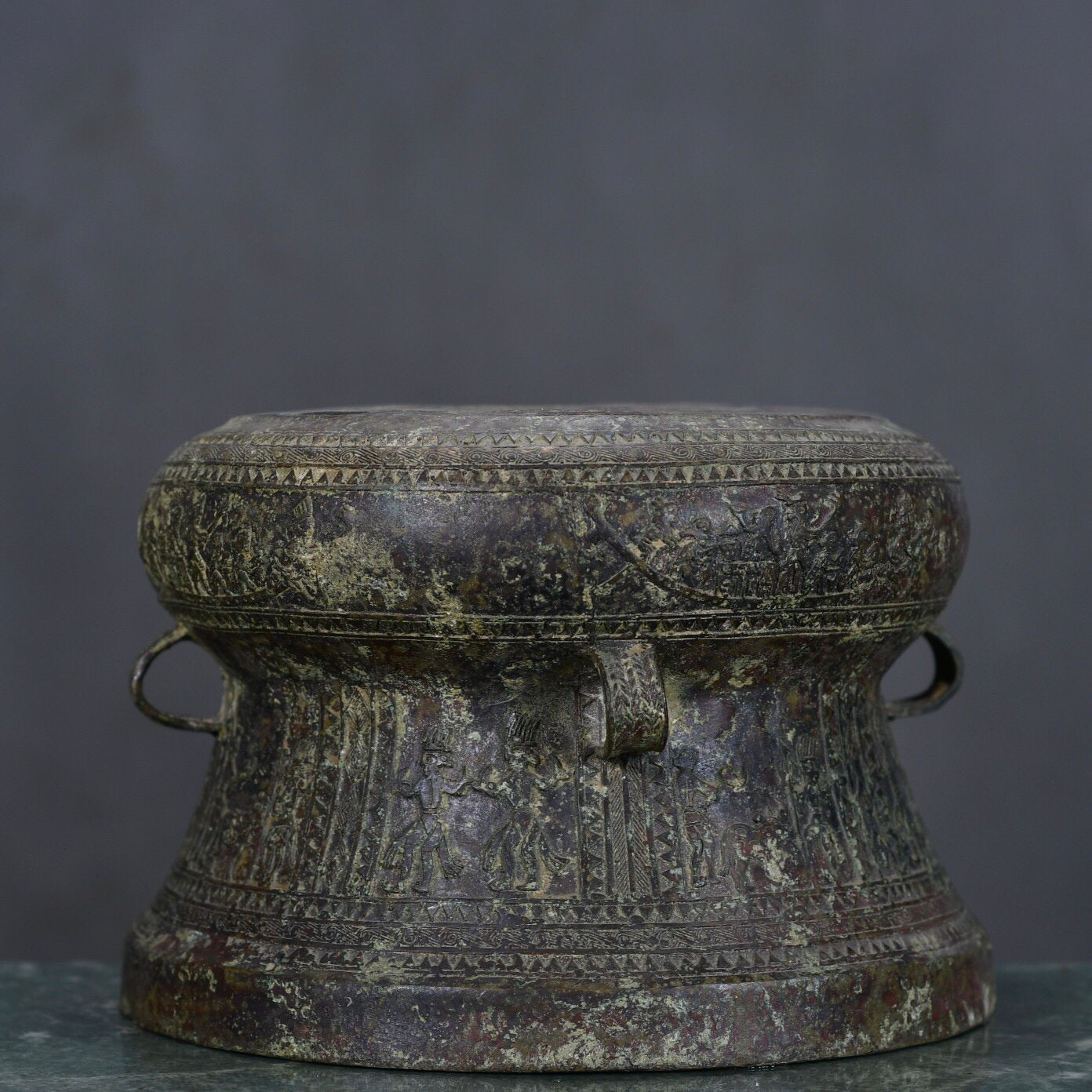 Chinese antique bronze hunting pattern drum