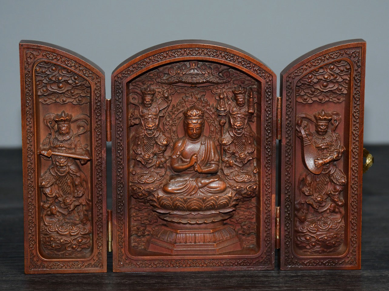 Small leaved boxwood flat three open Guanyin ornaments