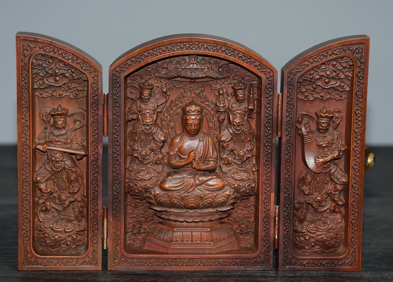 Small leaved boxwood flat three open Guanyin ornaments