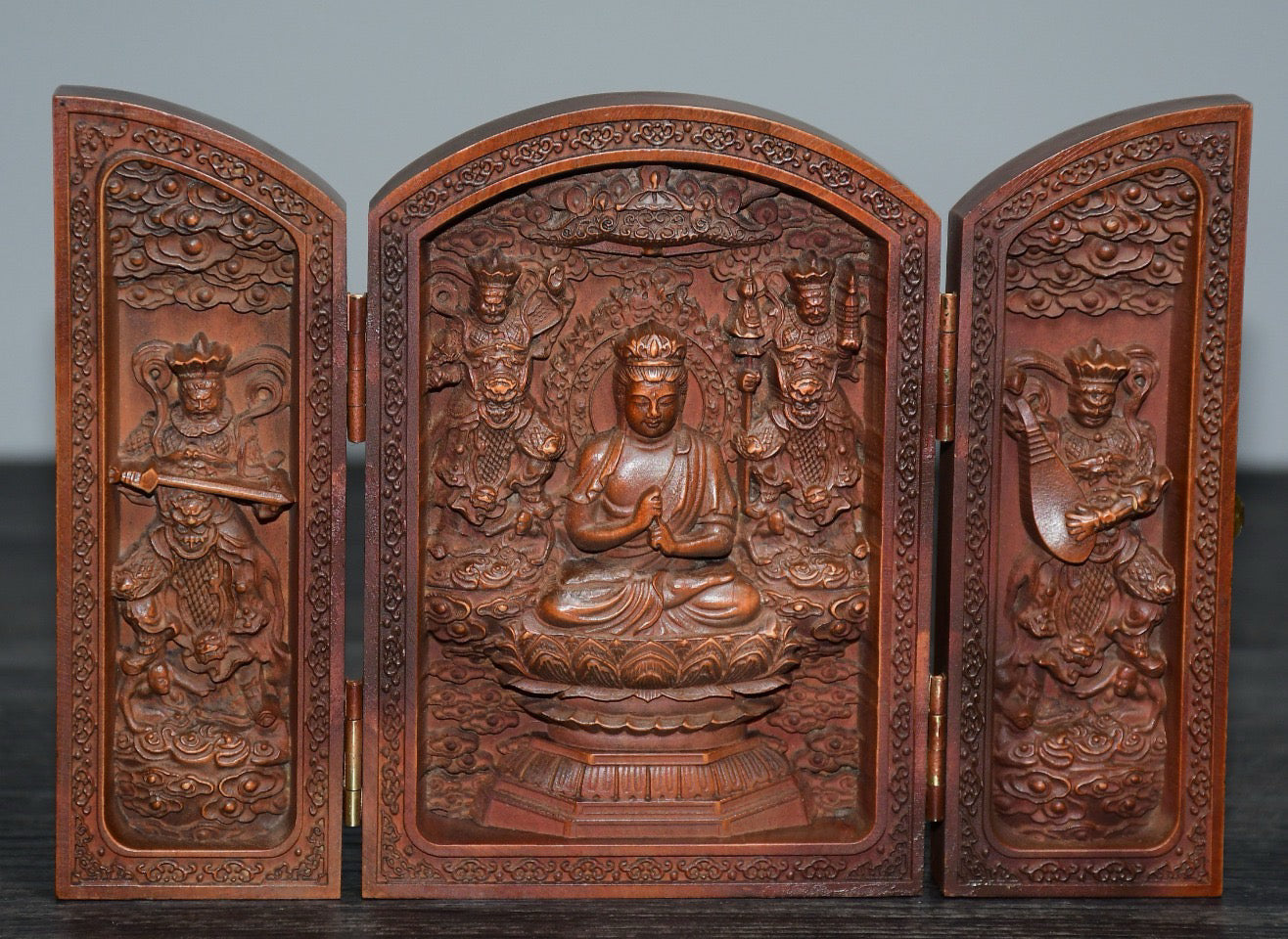 Small leaved boxwood flat three open Guanyin ornaments