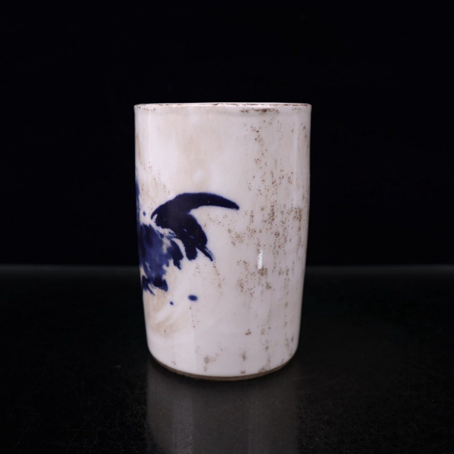 Blue and white enamel red brocade chicken pattern pen holder