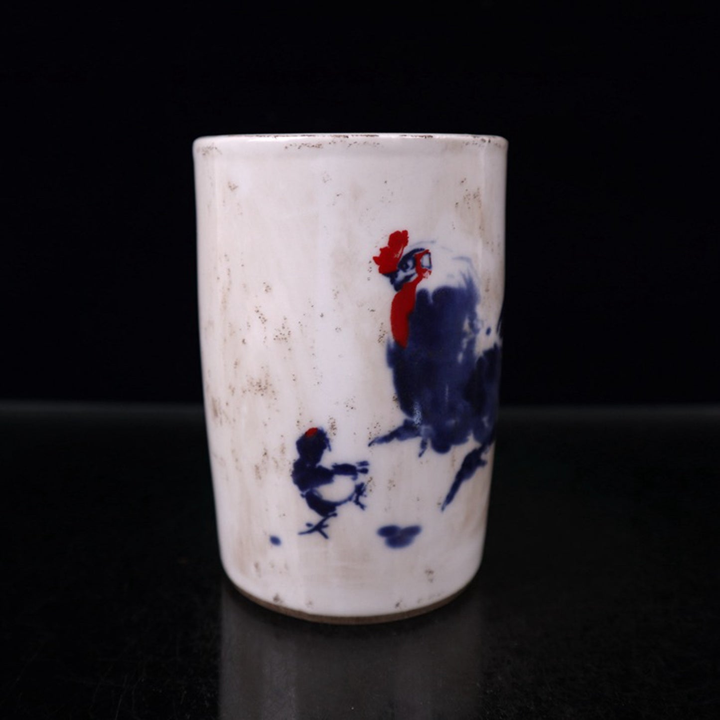 Blue and white enamel red brocade chicken pattern pen holder