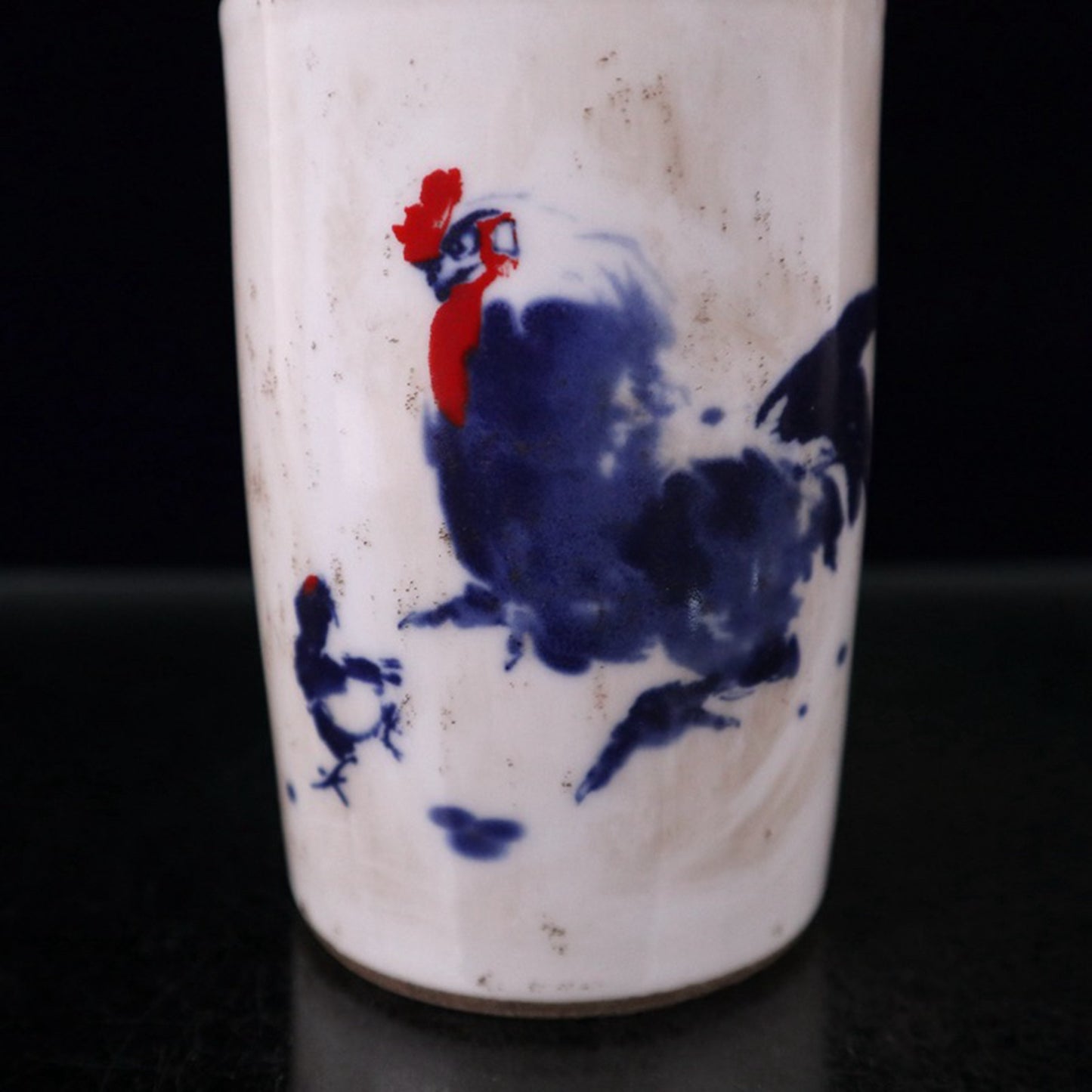 Blue and white enamel red brocade chicken pattern pen holder