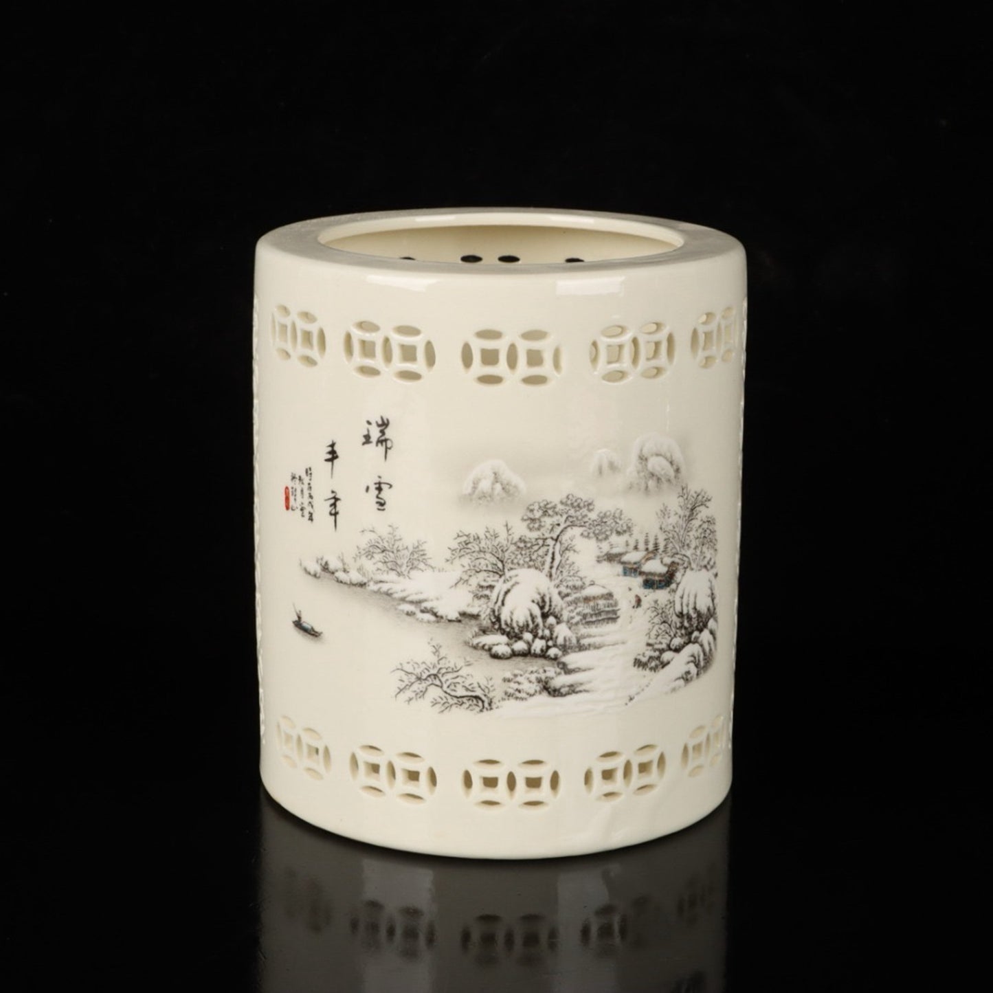 Ceramic hollow ink colored snow landscape landscape pattern pen holder
