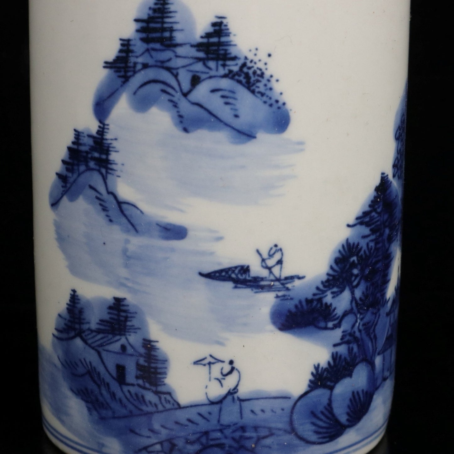 Blue and white landscape patterned small pen holder