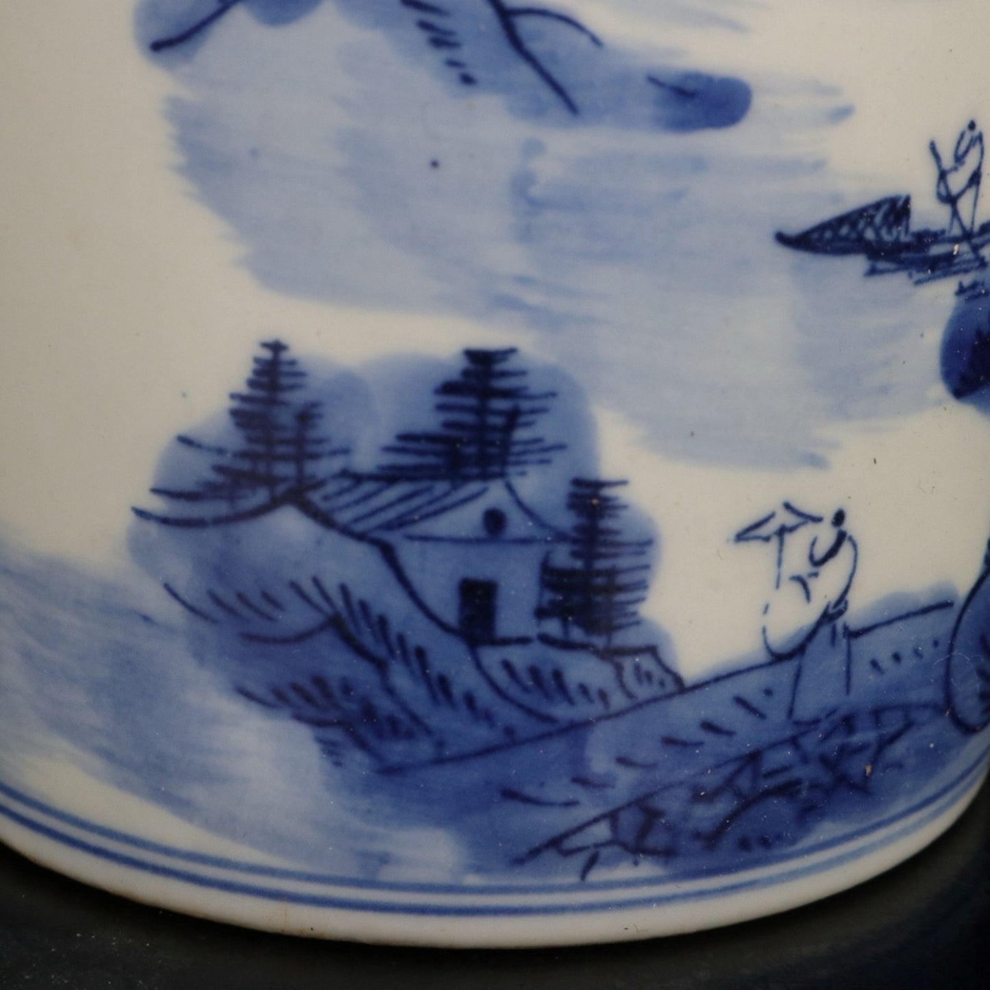 Blue and white landscape patterned small pen holder