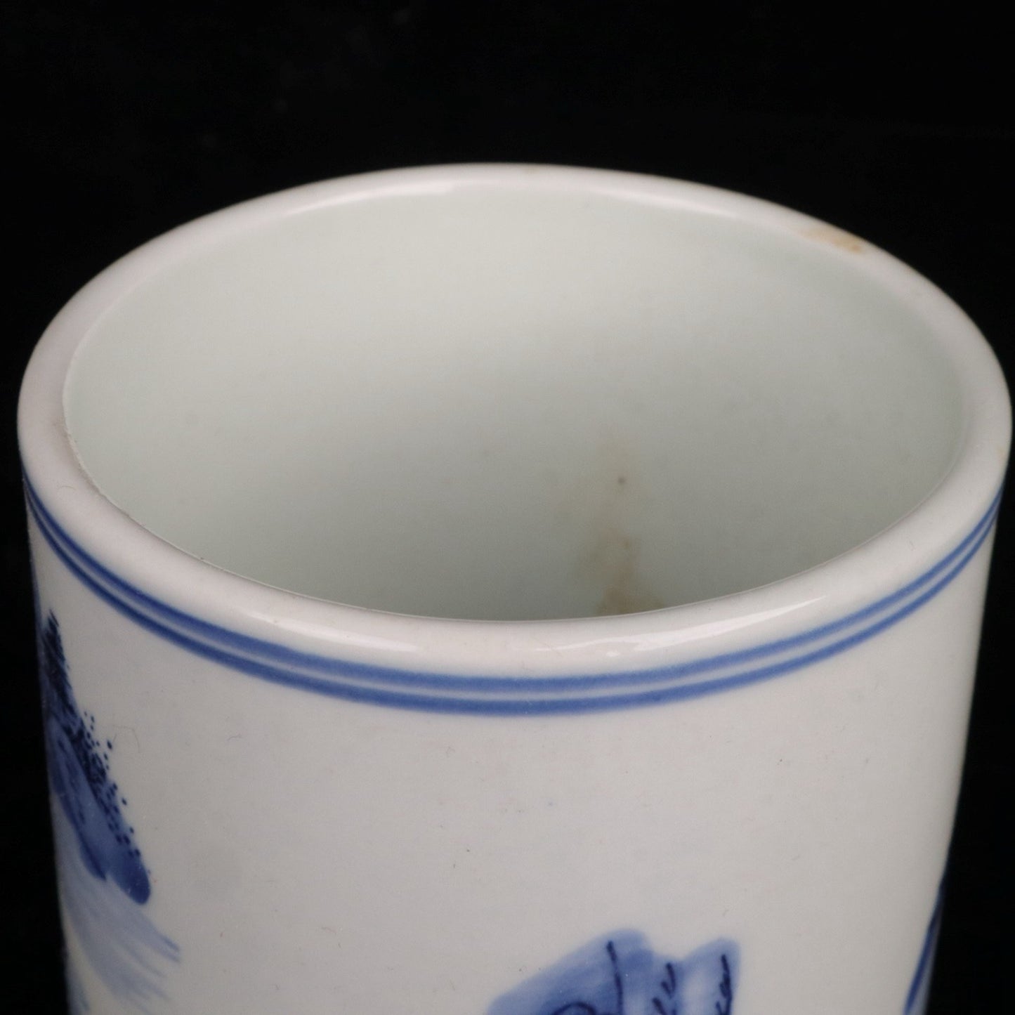 Blue and white landscape patterned small pen holder