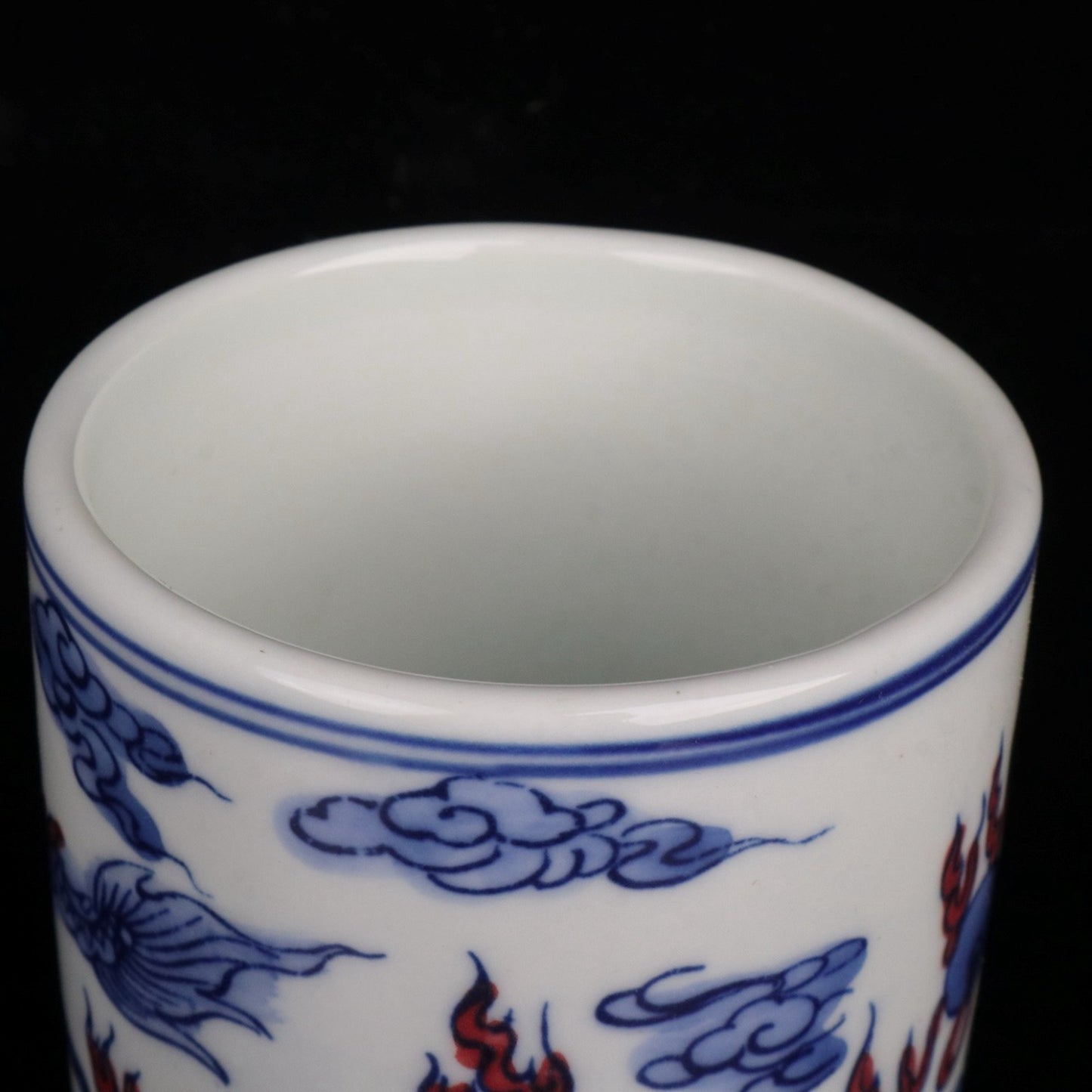 Blue and white glazed red cloud dragon patterned small pen holder