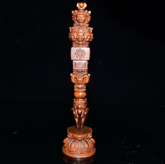 Small leaved boxwood diamond pestle ornament