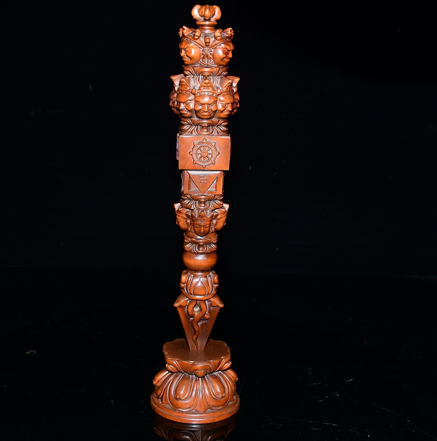 Small leaved boxwood diamond pestle ornament