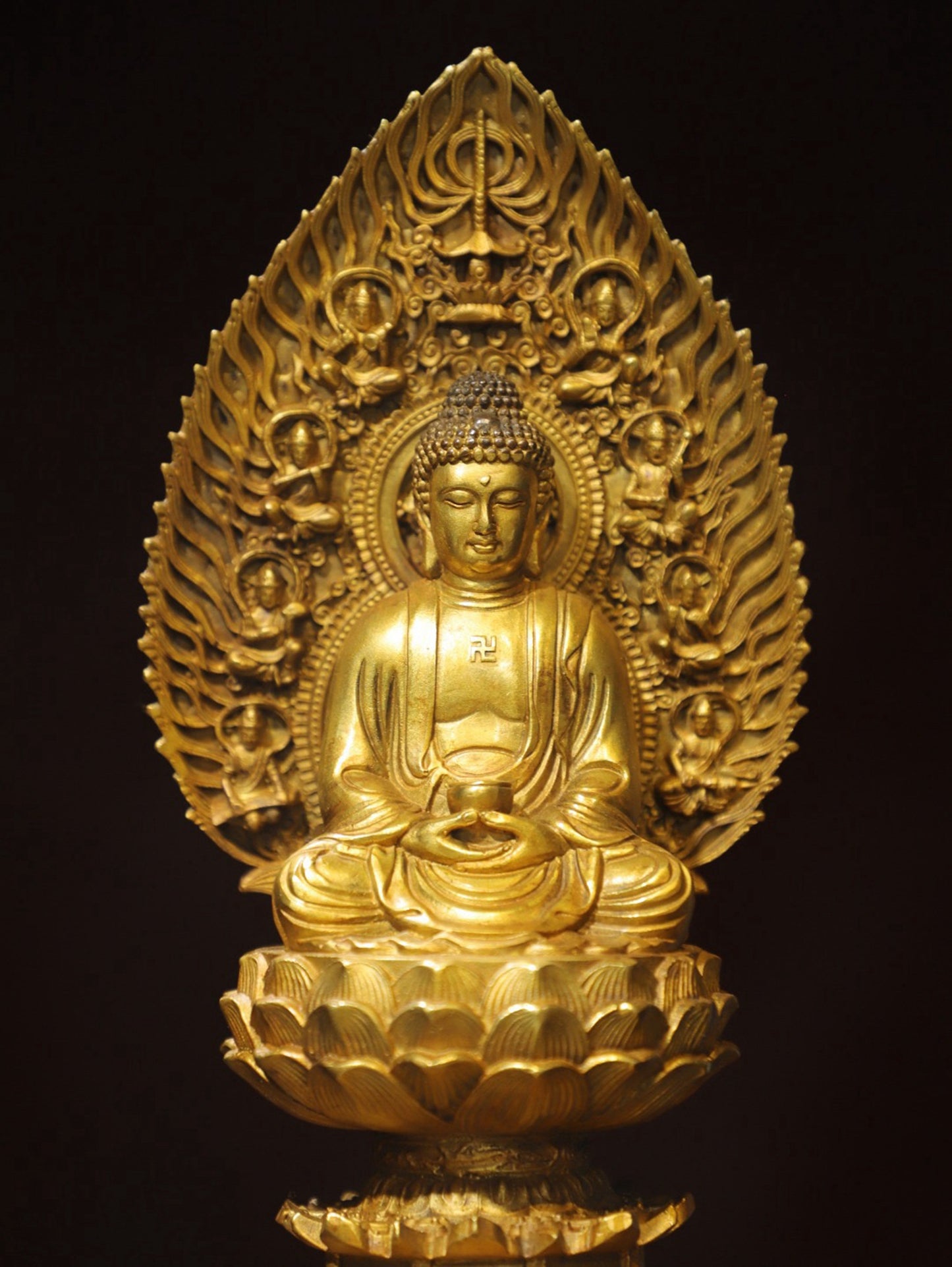 Bronze gilded Buddha statue of Shakyamuni