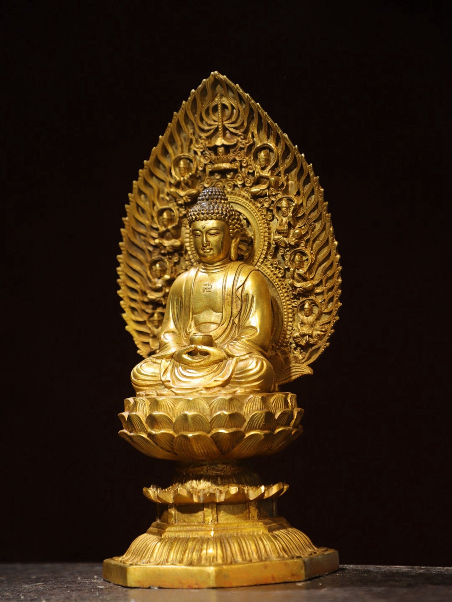 Bronze gilded Buddha statue of Shakyamuni