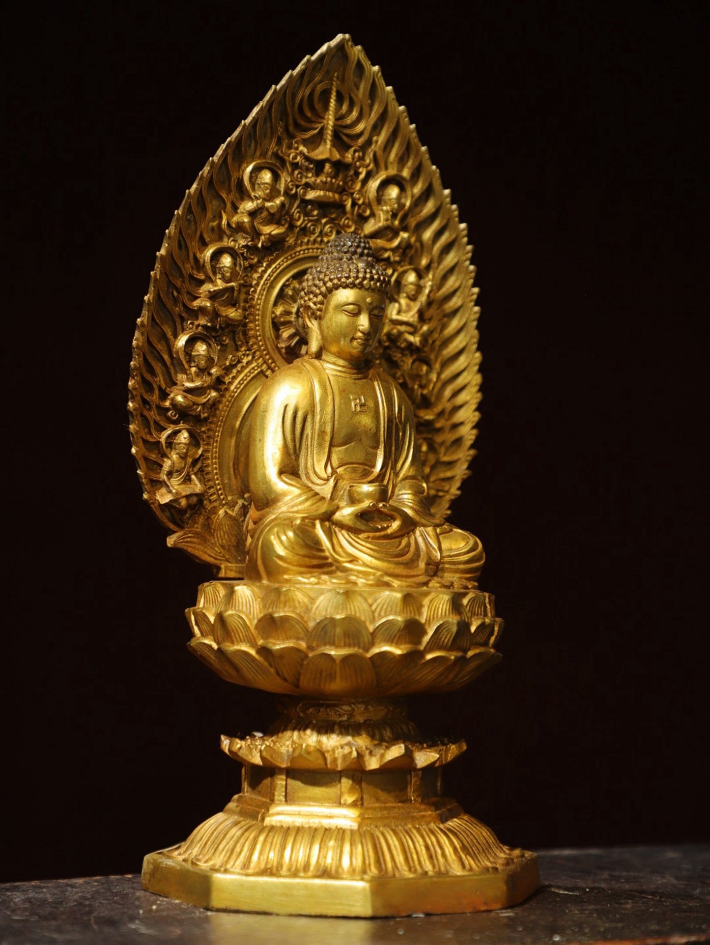 Bronze gilded Buddha statue of Shakyamuni