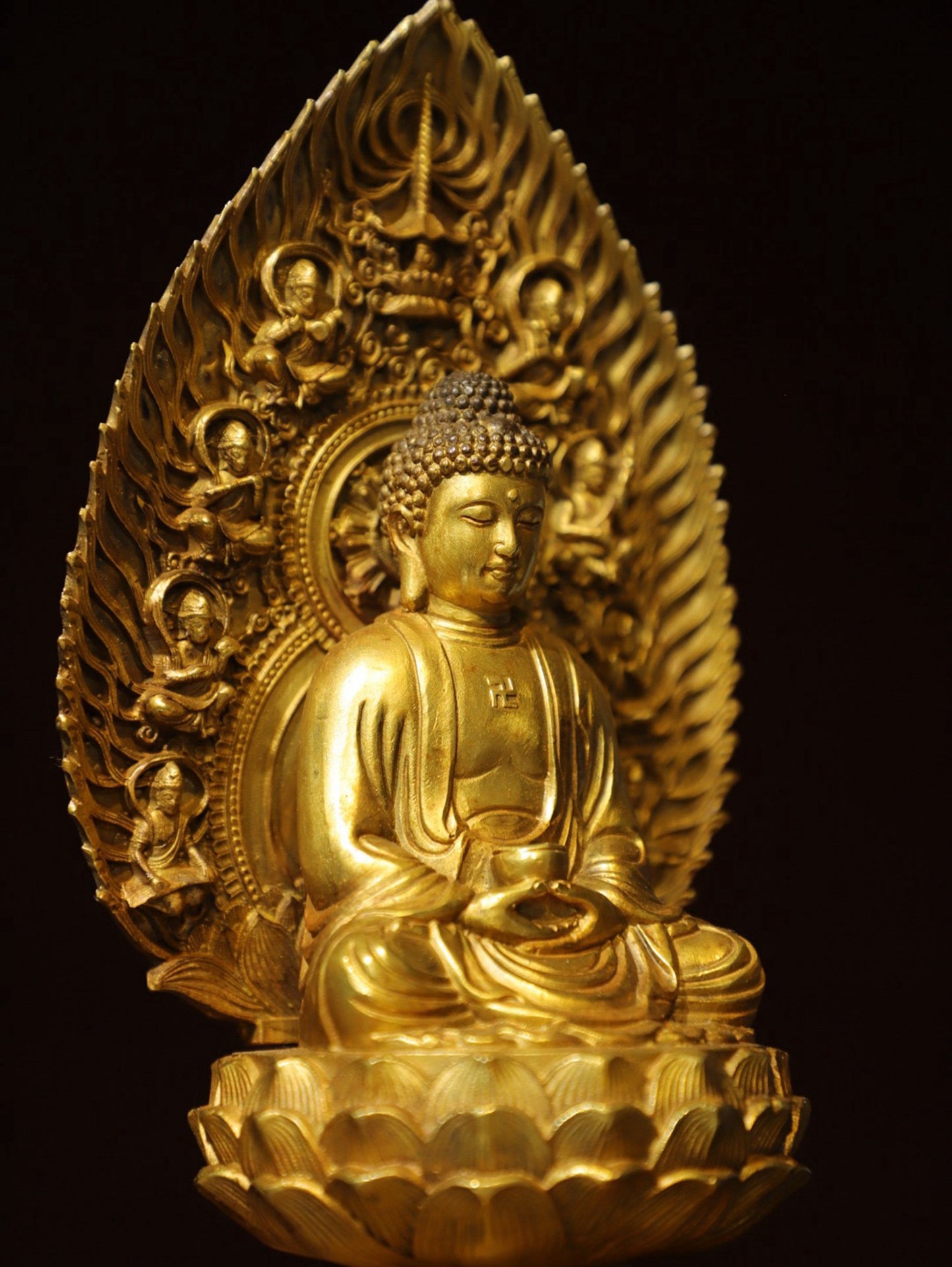 Bronze gilded Buddha statue of Shakyamuni