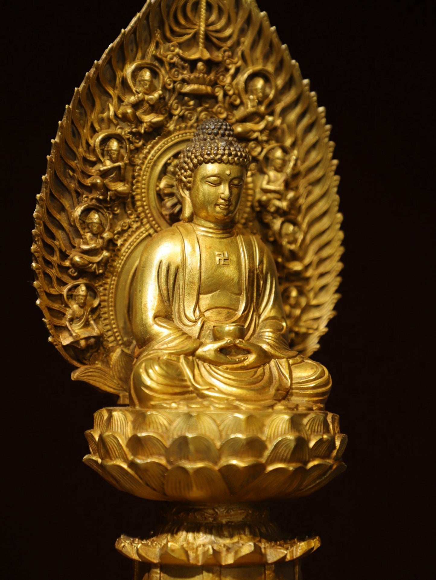 Bronze gilded Buddha statue of Shakyamuni
