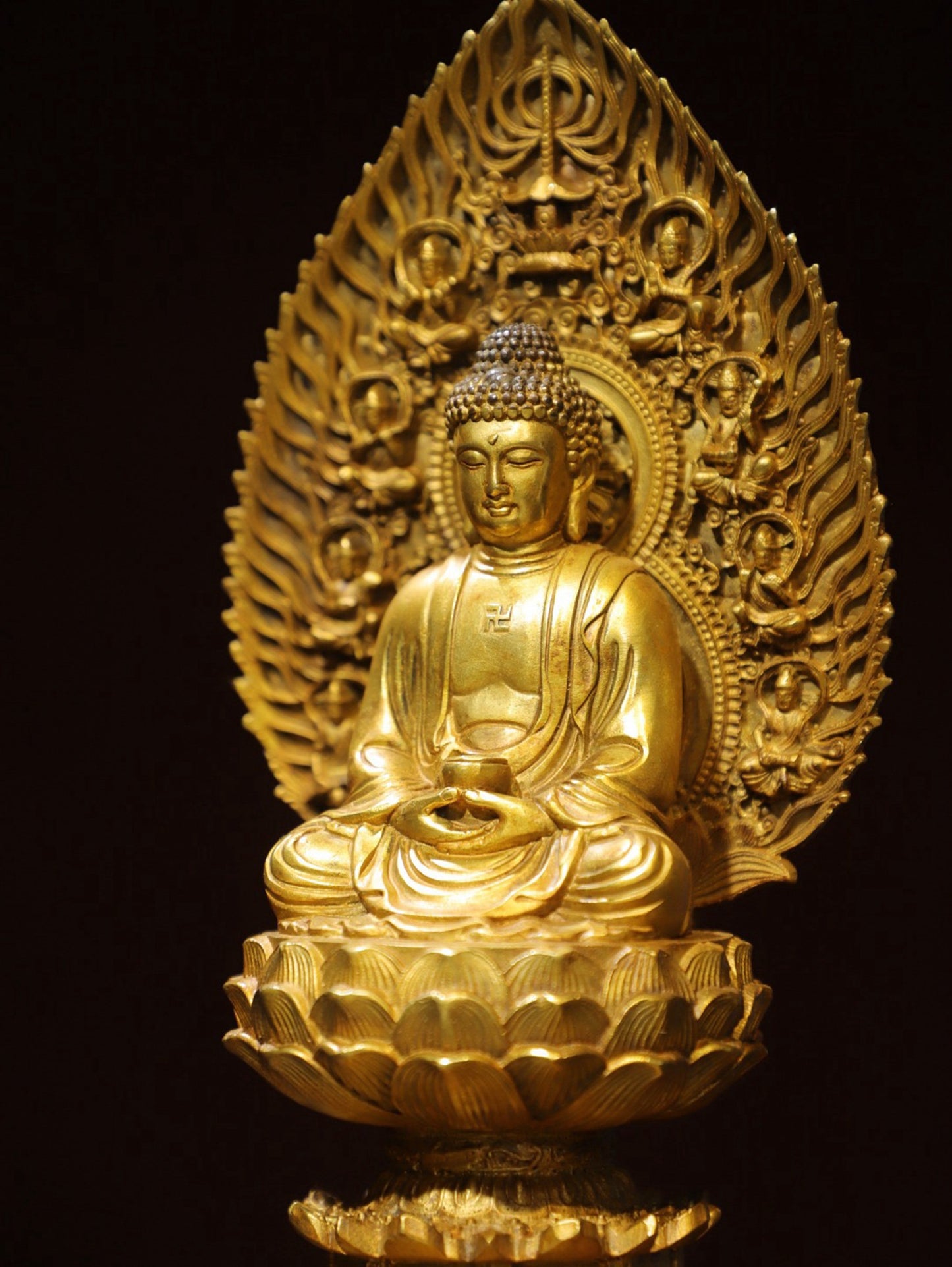 Bronze gilded Buddha statue of Shakyamuni