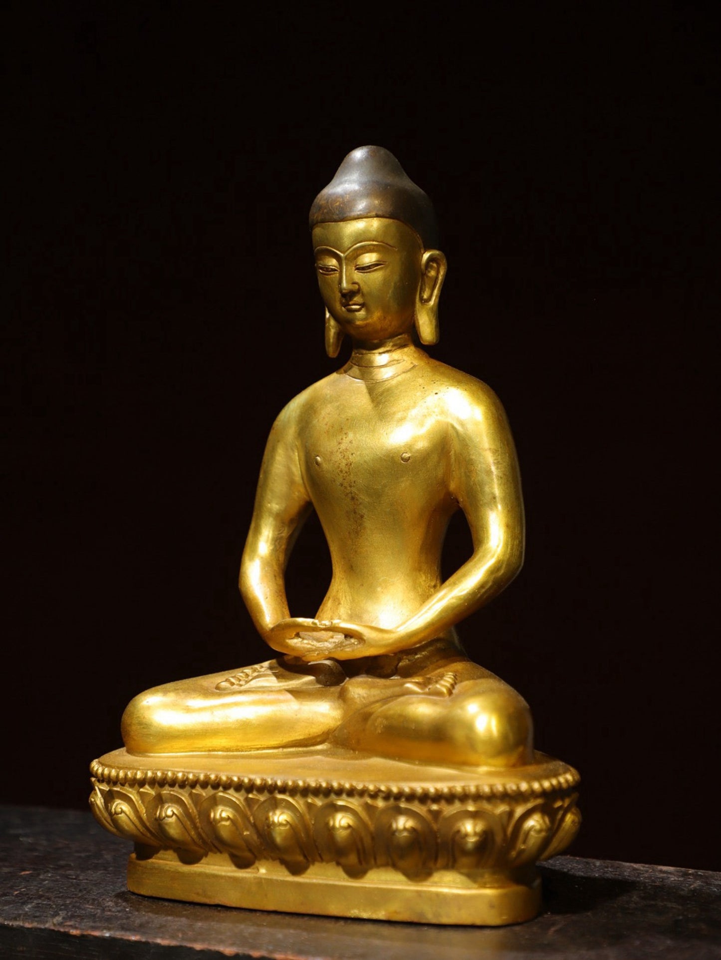 Bronze gilded Buddha statue of Shakyamuni