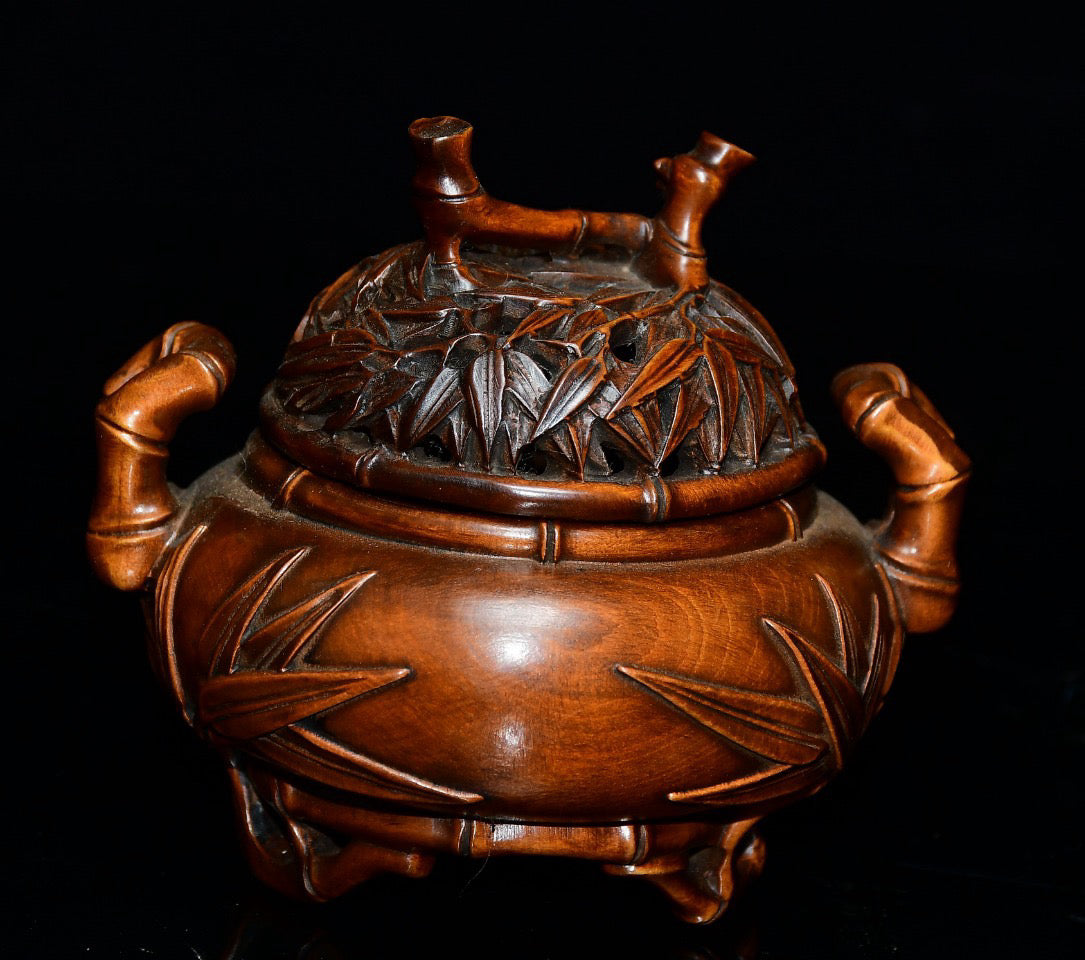 Small leaved boxwood and bamboo leaf incense burner ornaments