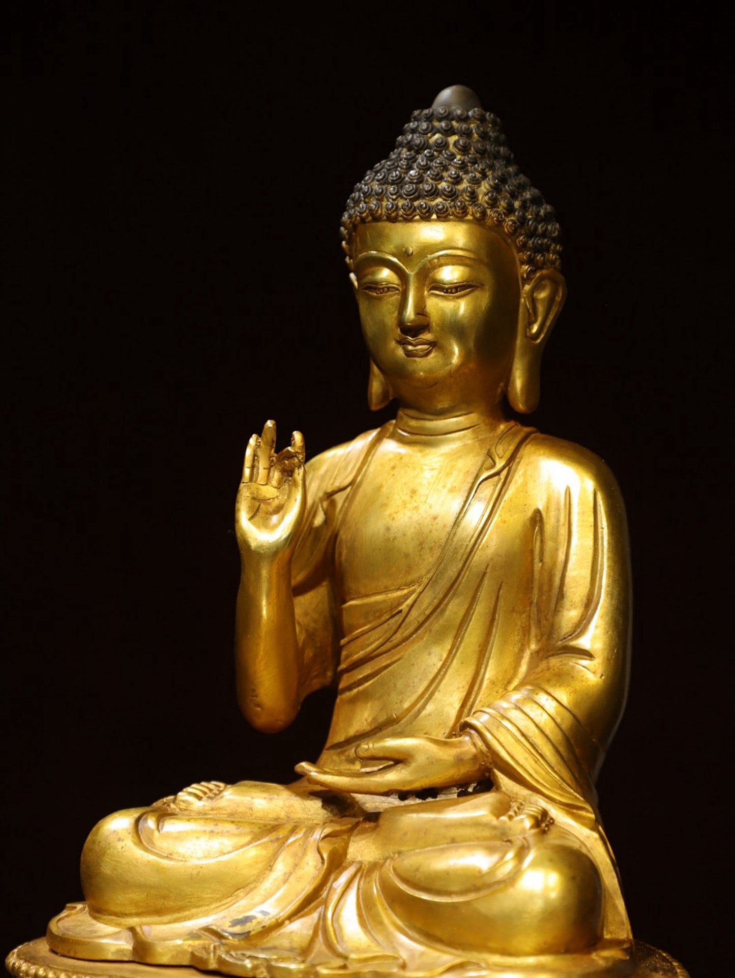 Bronze gilded Buddha statue of the Great Sun Tathagata