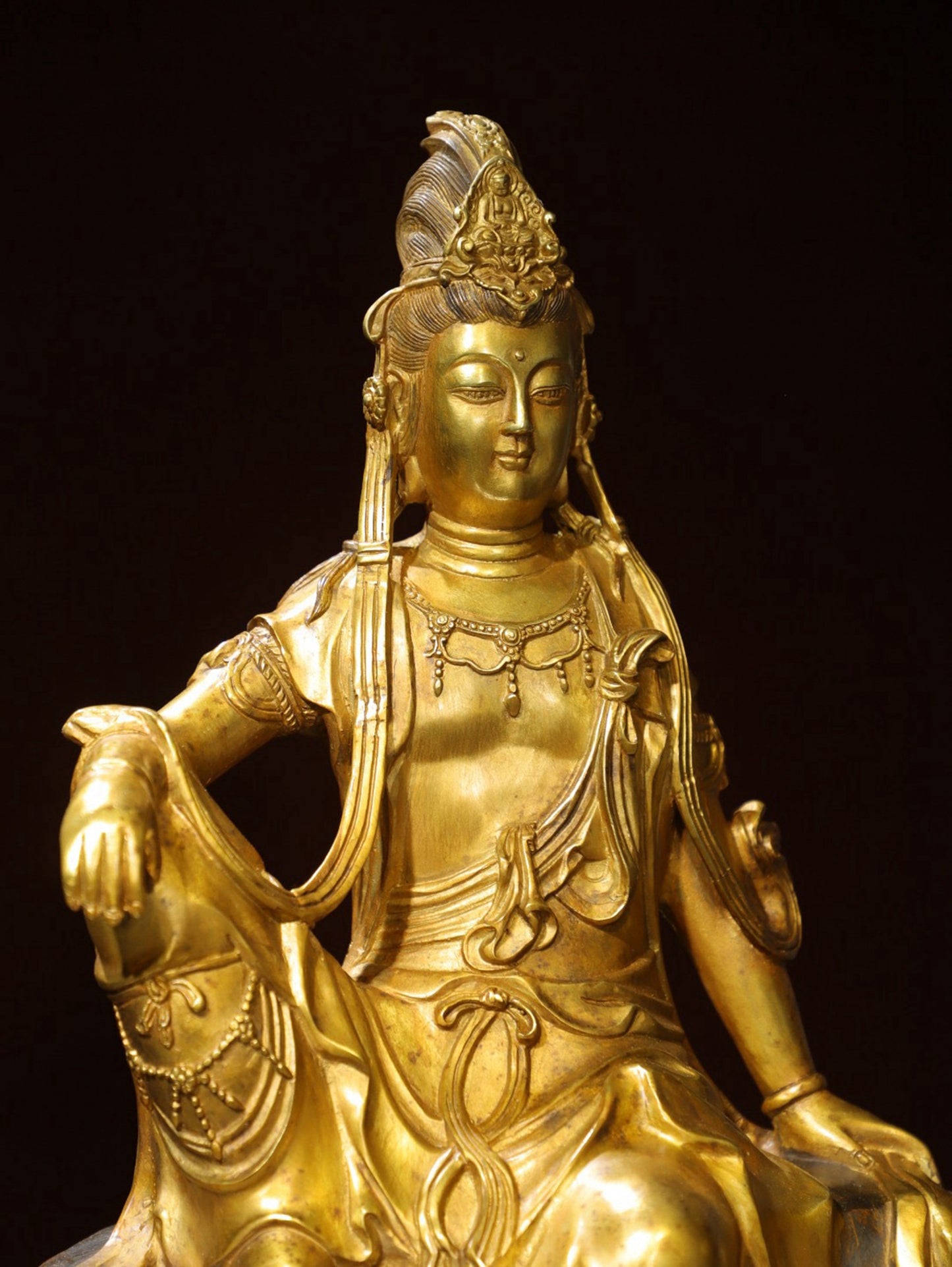 Bronze gilded statue of the Free Guanyin Buddha