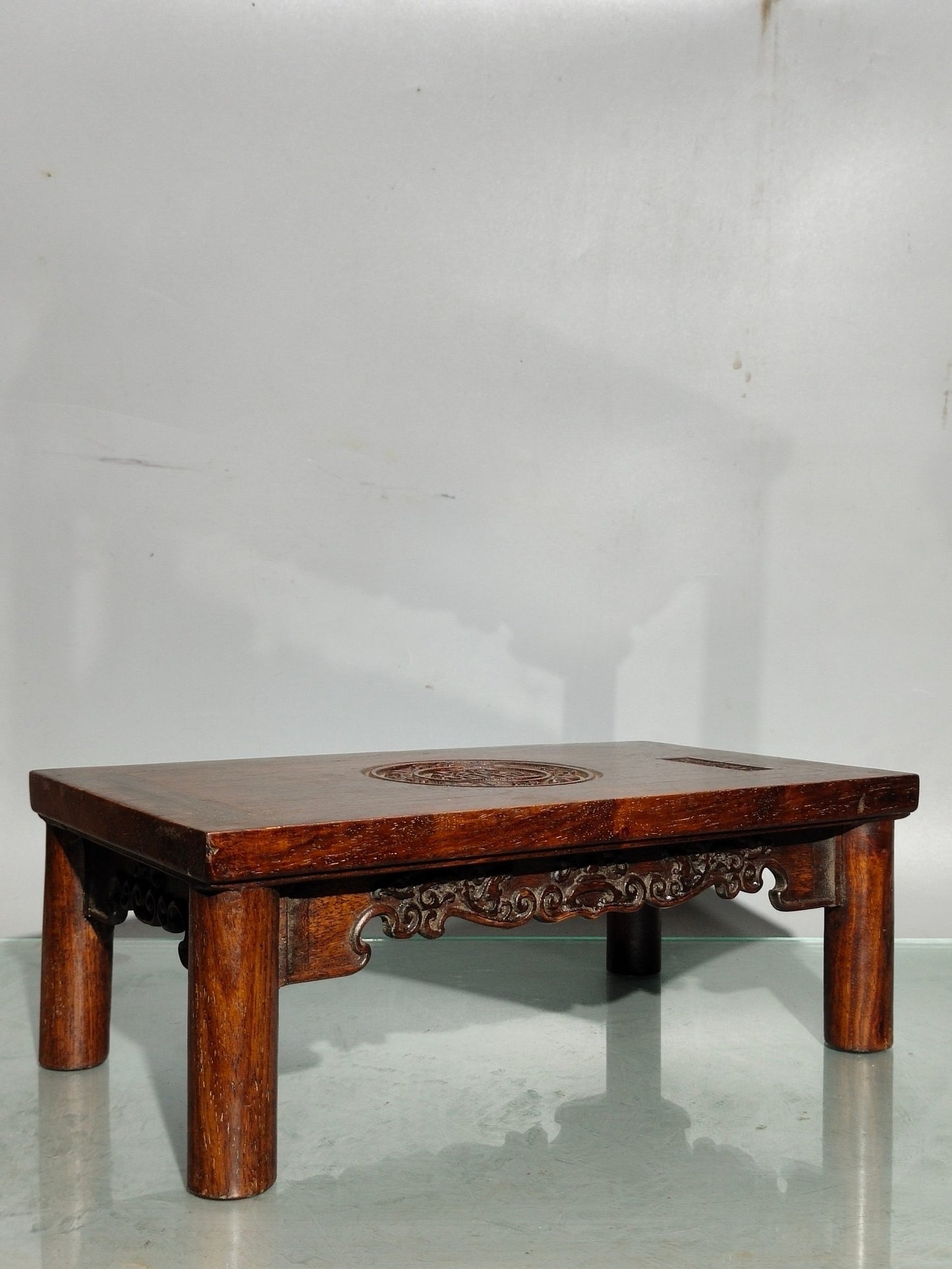 Hua Li Mu Zhao Cai Jin Bao Xiao Kang Table