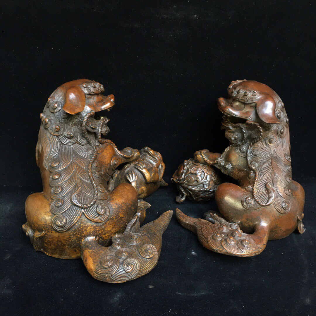 Chinese antique pure copper lion