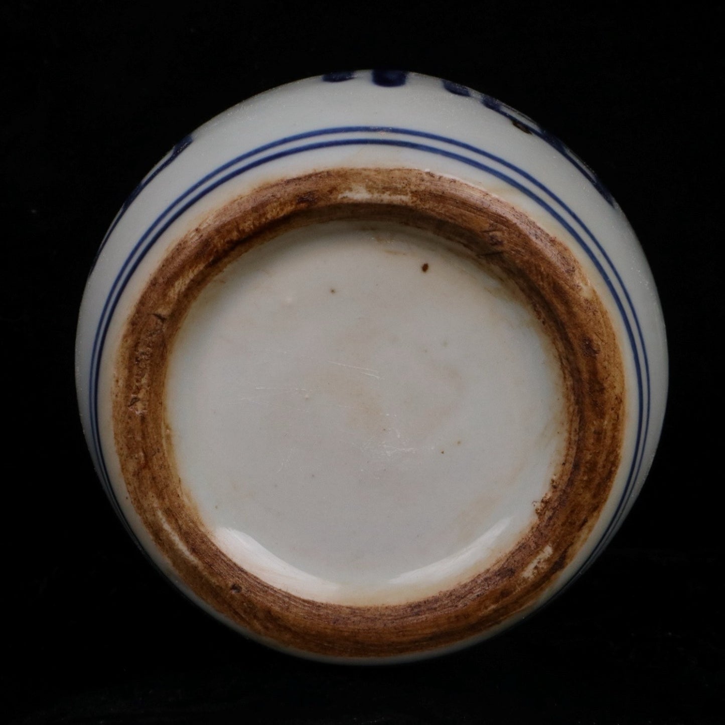 Blue and white auspicious character pattern precious pearl altar